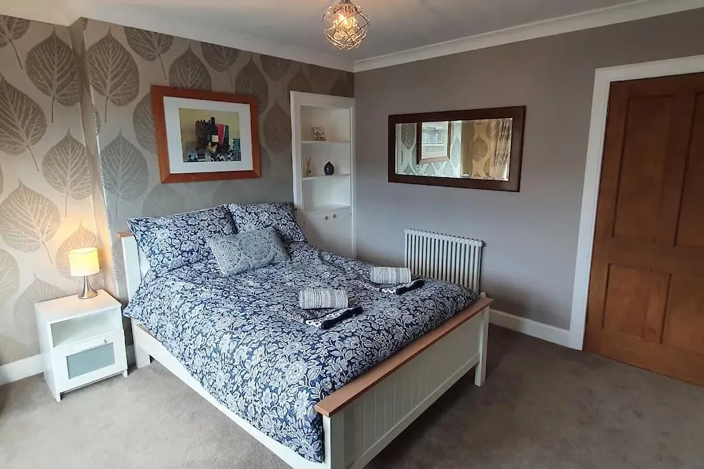 Holiday home 2 Bed House Free Parking Near Murrayfield Stadium Villa Edinburgh United Kingdom